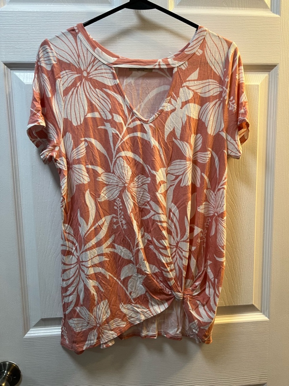 Promesa Coral Floral V-Neck Twist Hem Short Sleeve Top